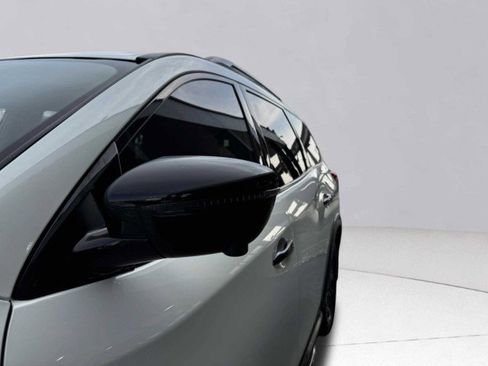 Used 2020 Nissan Pathfinder SL image 11