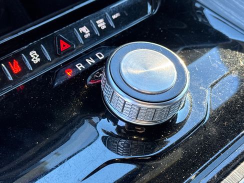 Used 2024 Jeep Wagoneer Series II w/ Flexible Seating Group image 28