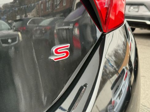 Used 2015 Toyota Corolla S image 6