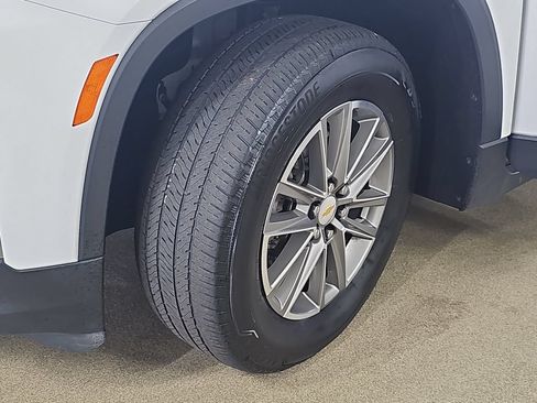 Used 2023 Chevrolet Traverse LT w/ LPO, Floor Liner Package AWD/4WD image 38