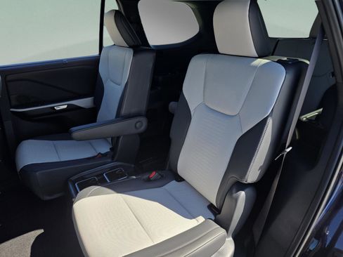 New 2026 Lexus TX 500h AWD image 27