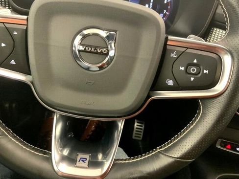 Used 2020 Volvo XC40 T5 R-Design image 22
