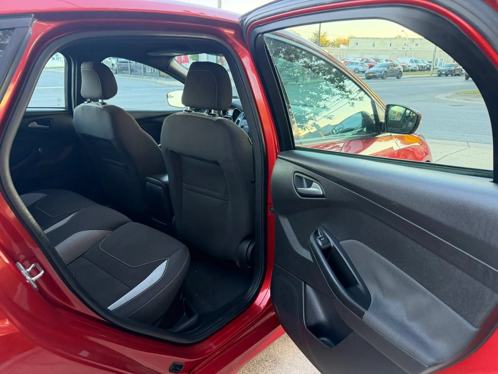 Used 2018 Ford Focus ST FWD image 17