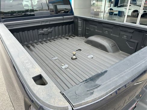 Used 2024 Chevrolet Silverado 2500 LTZ w/ LTZ Convenience Package AWD/4WD image 3