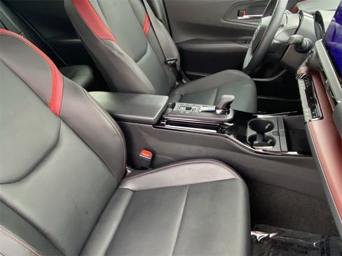 Certified 2026 Toyota Prius XSE Premium image 13