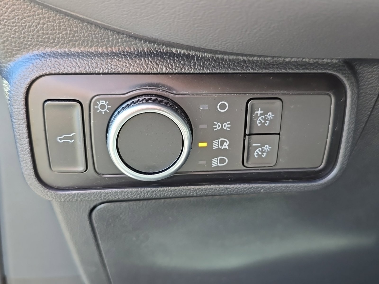 Used 2025 Ford Explorer Active RWD image 19