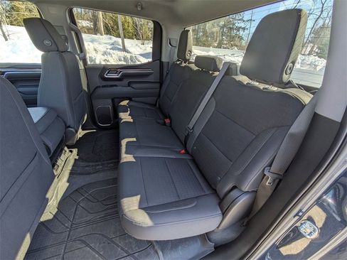 Used 2023 Chevrolet Silverado 1500 LT image 18