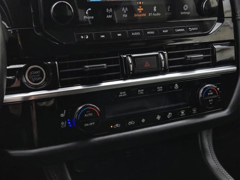 Used 2023 Nissan Pathfinder Platinum FWD image 13