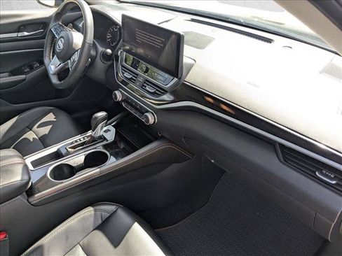 Used 2024 Nissan Altima 2.5 SR w/ SR Premium Package FWD image 19