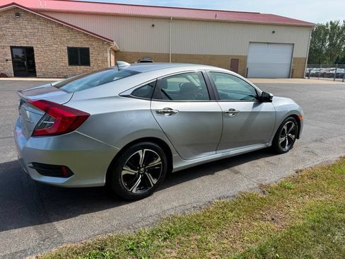 Used 2016 Honda Civic Touring image 3