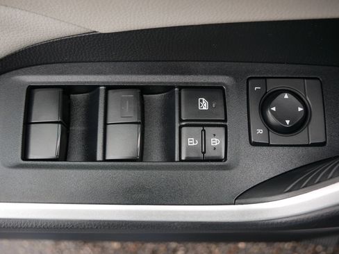 Used 2020 Toyota RAV4 XLE image 19