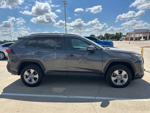 Used 2025 Toyota RAV4 XLE FWD image 7