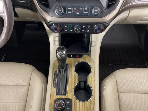 Used 2019 GMC Acadia Denali w/ Technology Package AWD/4WD image 14