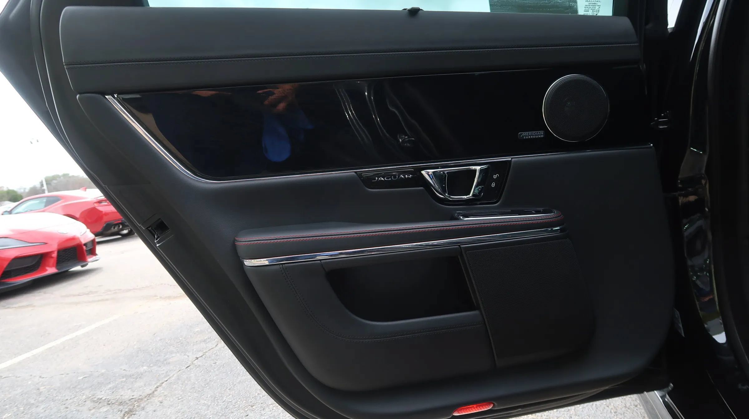 Used 2014 Jaguar XJ R LWB RWD image 47