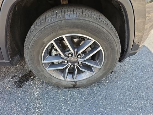 Used 2020 Jeep Grand Cherokee Limited AWD/4WD image 9