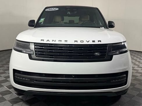 Used 2024 Land Rover Range Rover Long Wheelbase SE image 11