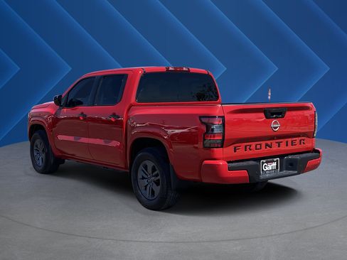 Used 2025 Nissan Frontier SV RWD image 5