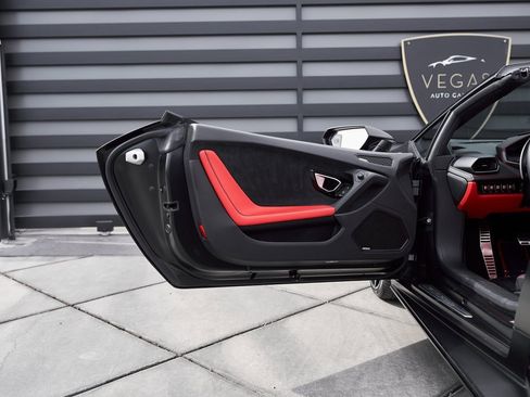 Used 2021 Lamborghini Huracan EVO image 29