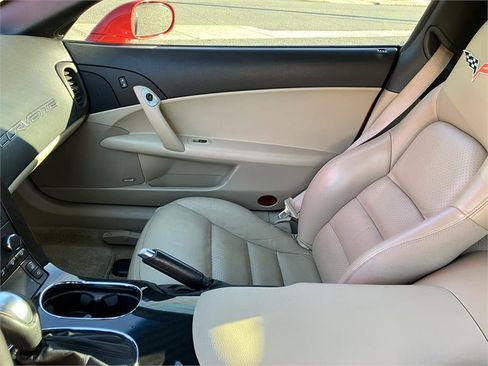 Used 2010 Chevrolet Corvette Coupe w/ Preferred Equipment Group image 18