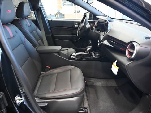 New 2026 Chevrolet Trax RS w/ Sunroof Package FWD image 10
