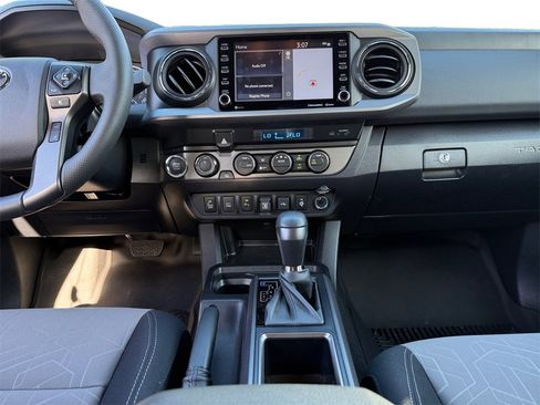 Used 2023 Toyota Tacoma TRD Off-Road w/ Advanced Technology Package image 11