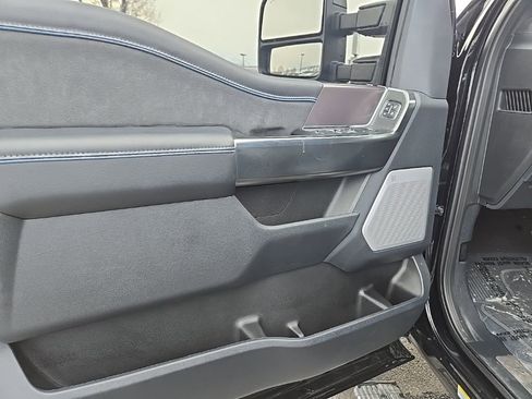 Used 2026 Ford F450 Platinum w/ FX4 Off-Road Package image 13