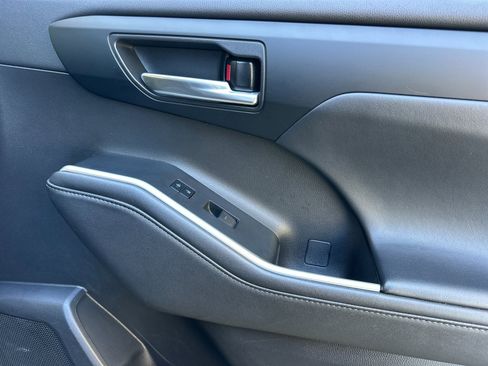 Used 2023 Toyota Highlander XSE image 21