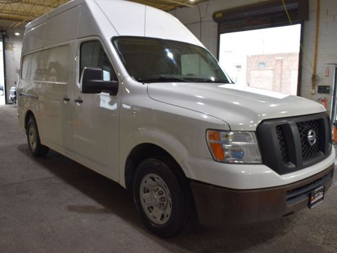 Used 2017 Nissan NV 2500 SV RWD image 4