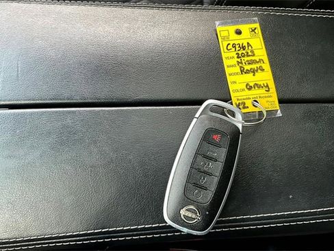 Used 2023 Nissan Rogue Platinum w/ Platinum Premium Package image 35