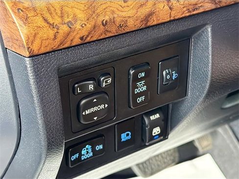 Used 2018 Toyota Tundra 1794 Edition image 10