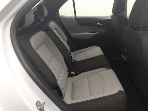 Used 2018 Chevrolet Equinox LS FWD image 19