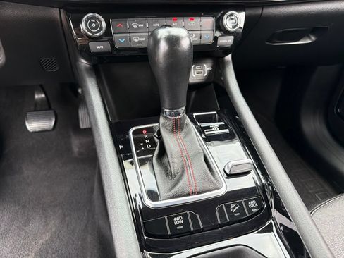 Used 2022 Jeep Compass Trailhawk w/ Trailhawk Convenience Group AWD/4WD image 14