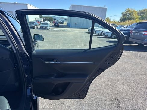 Used 2021 Toyota Camry SE image 27