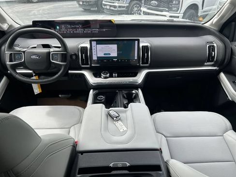 New 2027 Ford Expedition Max Platinum w/ Driver's Package AWD/4WD image 13