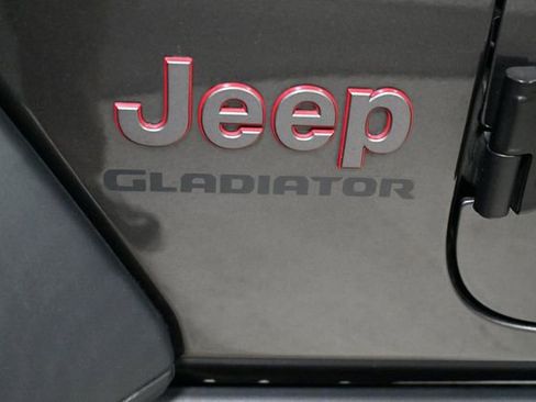 Used 2021 Jeep Gladiator Rubicon AWD/4WD image 12