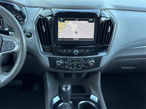 Used 2018 Chevrolet Traverse LT image 16
