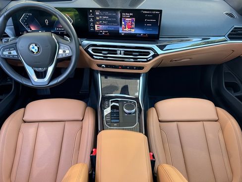 Used 2024 BMW 330i Sedan w/ Premium Package RWD image 17