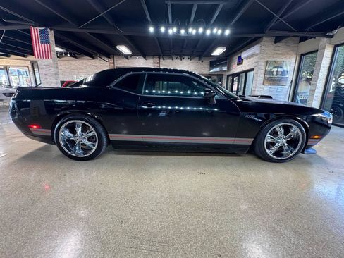 Used 2016 Dodge Challenger R/T Plus RWD image 8