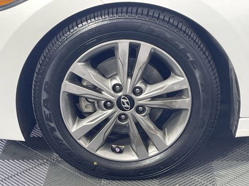 Used 2018 Hyundai Elantra SEL image 10