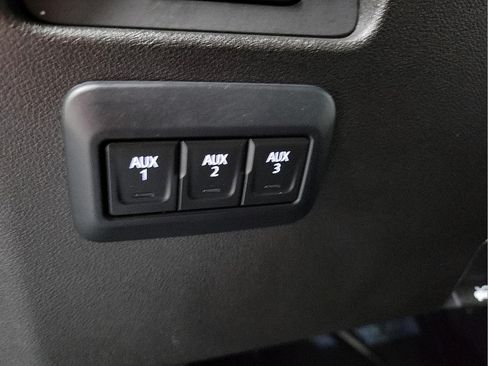 Used 2024 GMC Canyon AT4X w/ AT4X AEV Edition AWD/4WD image 13