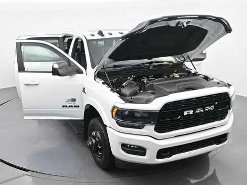 Used 2022 RAM 3500 Limited w/ Max Tow Package image 32