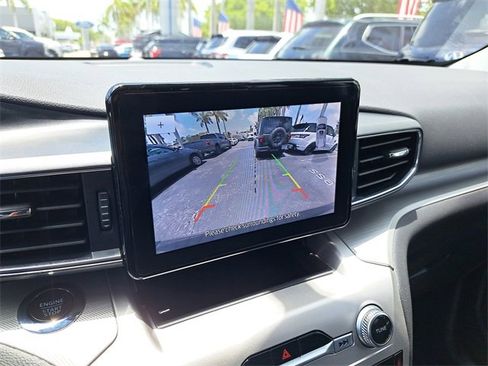 Used 2022 Ford Explorer XLT w/ Equipment Group 202A image 26