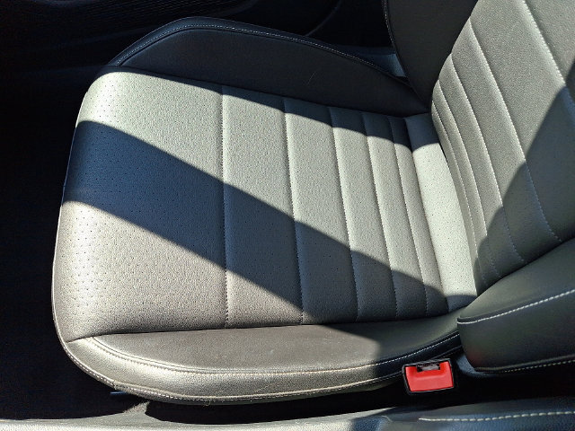 Used 2023 Volkswagen Jetta SE w/ Panoramic Sunroof Package FWD image 26