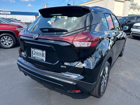 Certified 2024 Nissan Kicks SR image 3