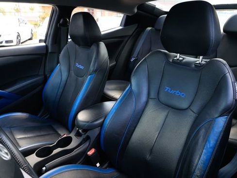 Used 2014 Hyundai Veloster Turbo image 6