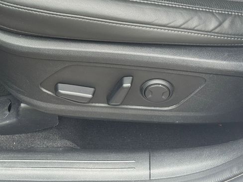 Used 2024 Kia Sorento S image 24