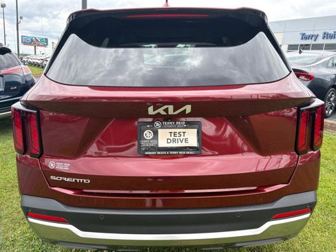 Used 2025 Kia Sorento EX w/ Panoramic Sunroof Package FWD image 7
