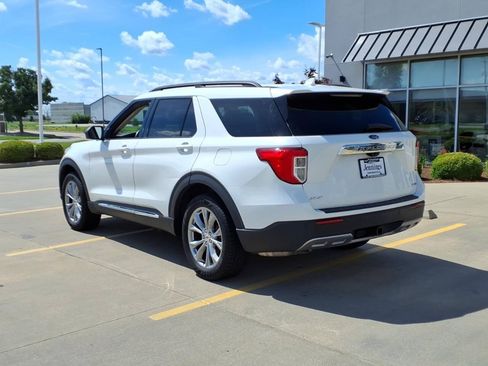Used 2020 Ford Explorer XLT w/ Equipment Group 202A AWD/4WD image 3