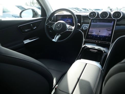 Used 2025 Mercedes-Benz GLC 350e 4MATIC image 26