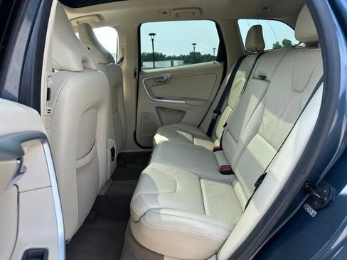 Used 2011 Volvo XC60 3.2 AWD/4WD image 12